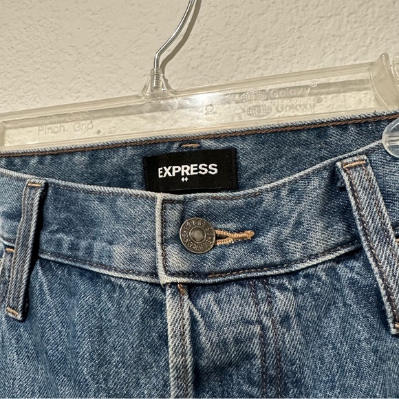 Express High Waisted Original Ripped Cropped Dad Jeans - Picture 4 of 11